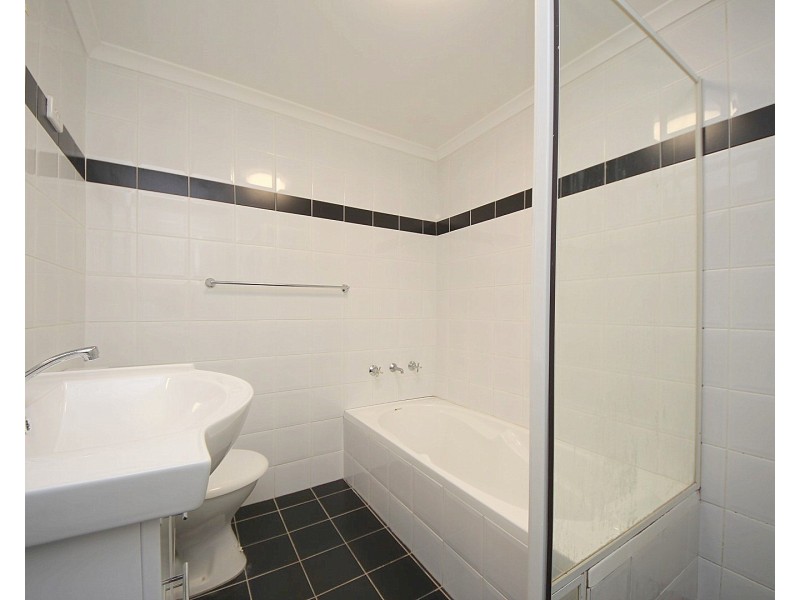 11/13 Gordon Street, Bankstown NSW 2200