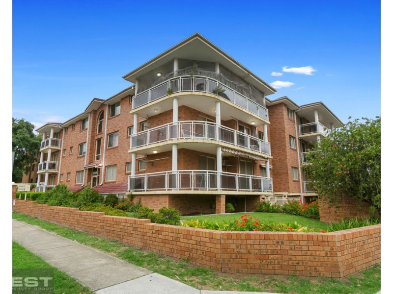 2/9 Sir Joseph Banks Street, Bankstown NSW 2200