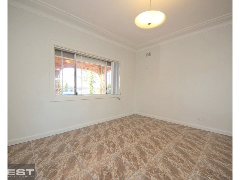7 Mons Street, Condell Park NSW 2200