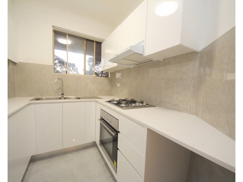 13/8 Weigand Avenue, Bankstown NSW 2200