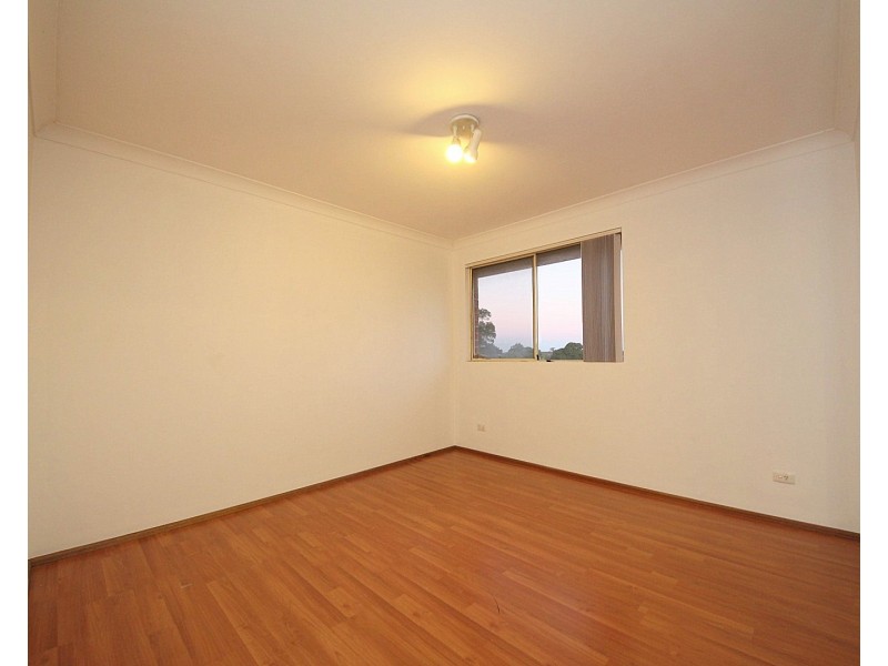 13/8 Weigand Avenue, Bankstown NSW 2200