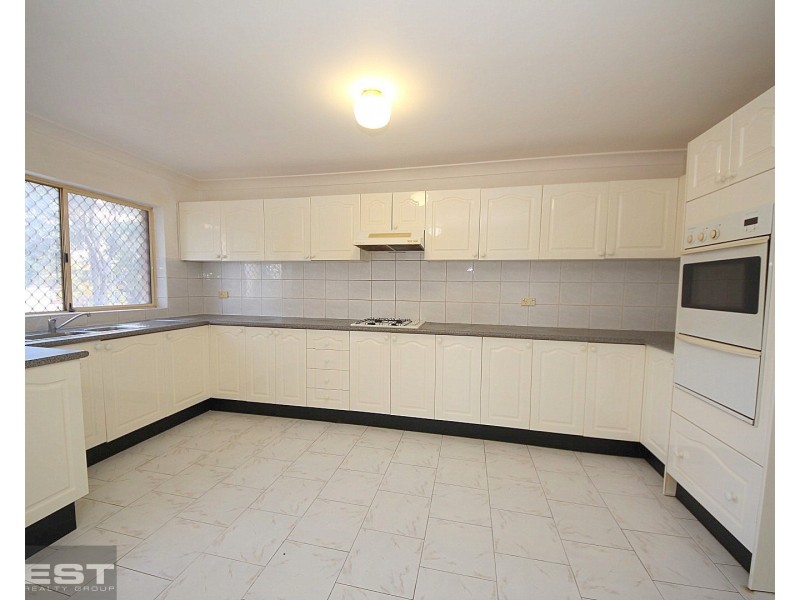 2/9 Sir Joseph Banks Street, Bankstown NSW 2200