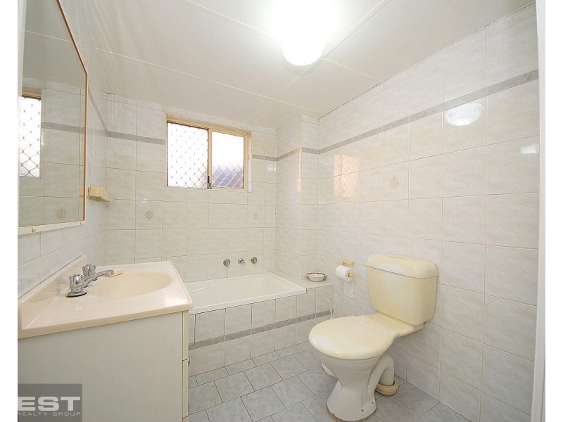 2/9 Sir Joseph Banks Street, Bankstown NSW 2200