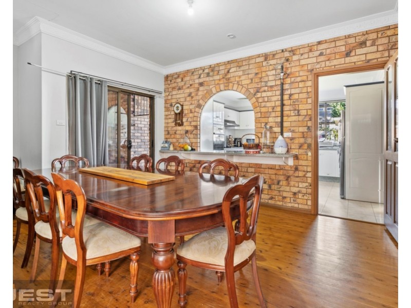 19 Bangalow Avenue, Chipping Norton NSW 2170