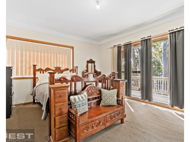 19 Bangalow Avenue, Chipping Norton NSW 2170