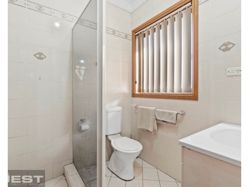 19 Bangalow Avenue, Chipping Norton NSW 2170