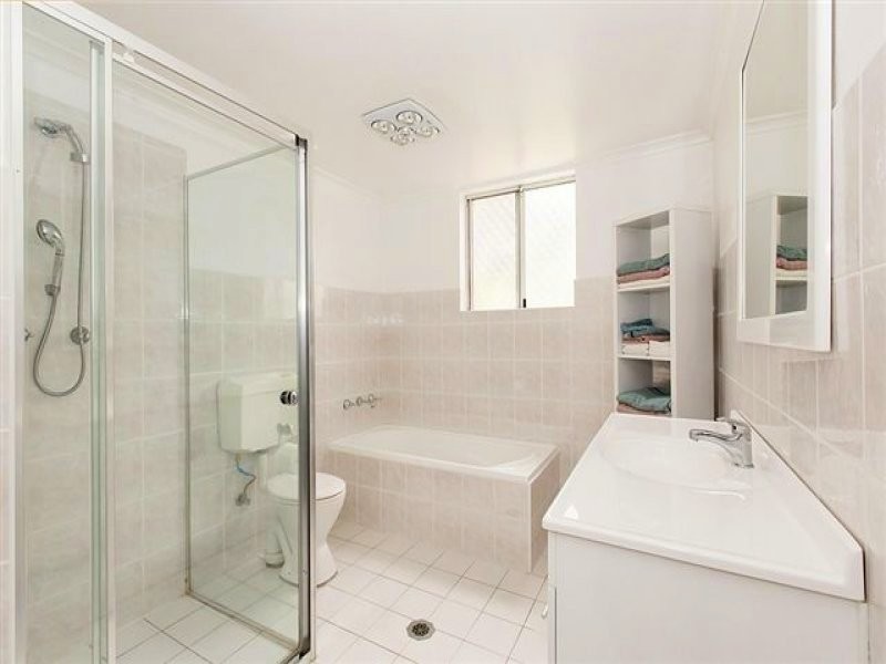 8/28 White Avenue, Bankstown NSW 2200