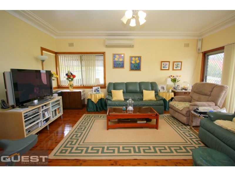 13 Lockwood Ave, Greenacre NSW 2190