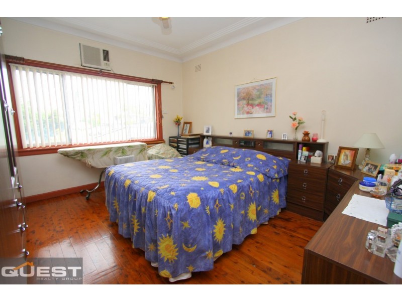 13 Lockwood Ave, Greenacre NSW 2190