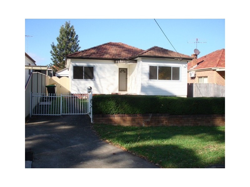 15 Lloyd Avenue, Yagoona NSW 2199