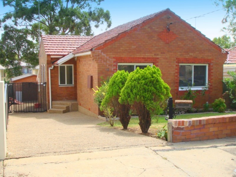 12 Carrisbrook Avenue, Mount Lewis NSW 2200