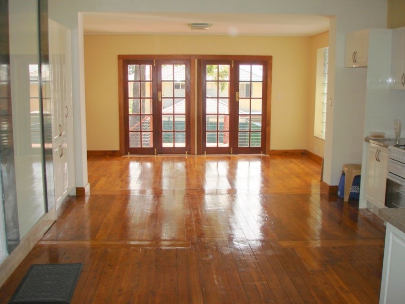 12 Carrisbrook Avenue, Mount Lewis NSW 2200