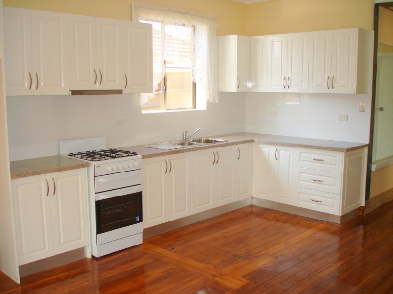 12 Carrisbrook Avenue, Mount Lewis NSW 2200