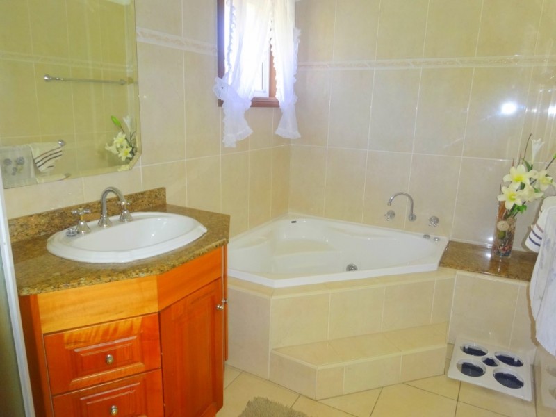 38 Yvonne Crescent, Bass Hill NSW 2197