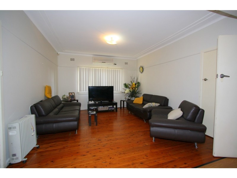 216 The Horsley Drive, Fairfield NSW 2165