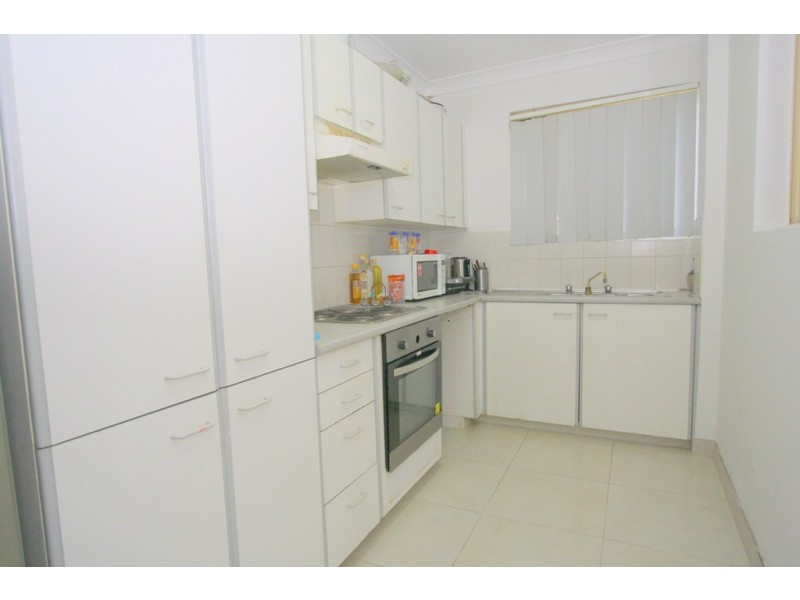 6/18 Weigand Avenue, Bankstown NSW 2200