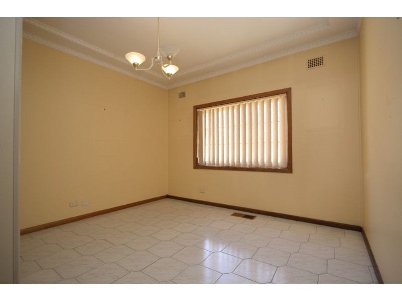 47 Chaseling Road, Greenacre NSW 2190