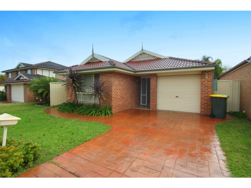 16 Jenolan Crescent, Wattle Grove NSW 2173