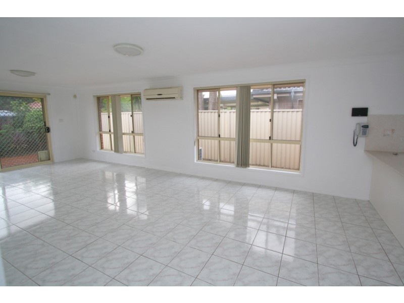 16 Jenolan Crescent, Wattle Grove NSW 2173