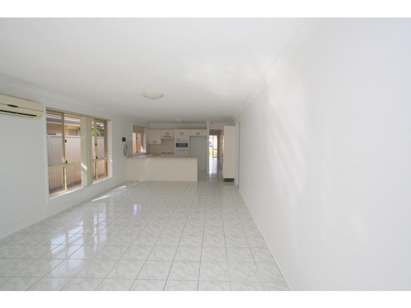 16 Jenolan Crescent, Wattle Grove NSW 2173