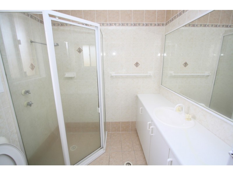 16 Jenolan Crescent, Wattle Grove NSW 2173