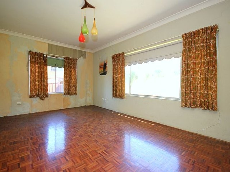 35 Saric Avenue, Georges Hall NSW 2198