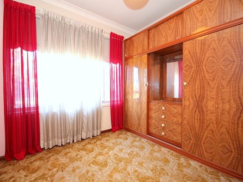 35 Saric Avenue, Georges Hall NSW 2198