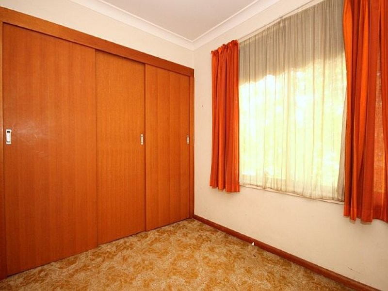 35 Saric Avenue, Georges Hall NSW 2198