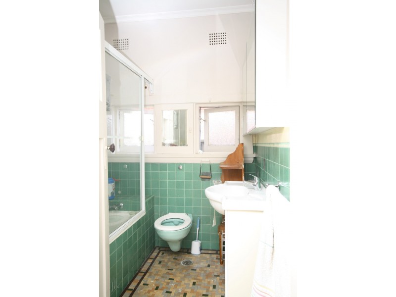 9 Oxford Avenue, Bankstown NSW 2200