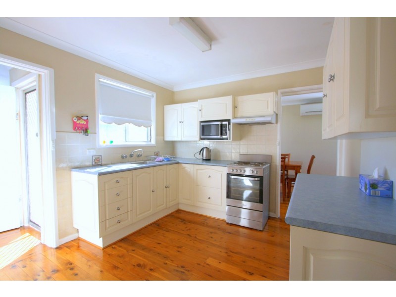 23 Cumberland Ave, Georges Hall NSW 2198