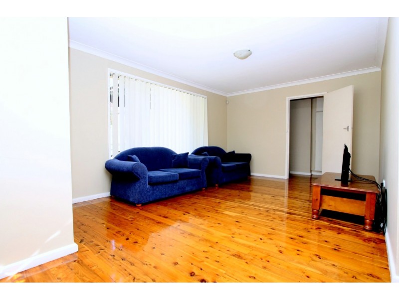 23 Cumberland Ave, Georges Hall NSW 2198