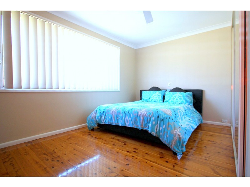 23 Cumberland Ave, Georges Hall NSW 2198