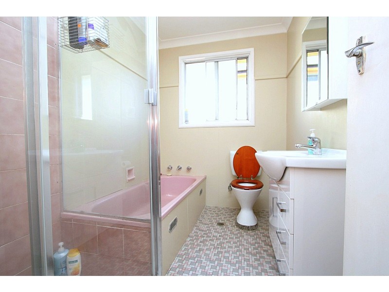 23 Cumberland Ave, Georges Hall NSW 2198
