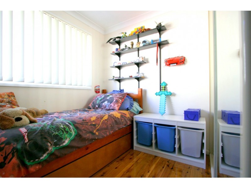 23 Cumberland Ave, Georges Hall NSW 2198
