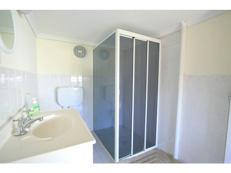 23 Cumberland Ave, Georges Hall NSW 2198