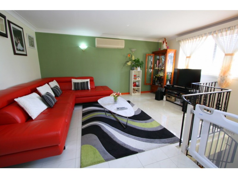 25 Cumberland Avenue, Georges Hall NSW 2198