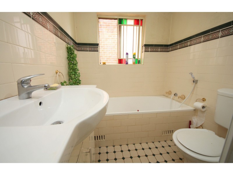 10/54-56 Sir Joseph Banks Street, Bankstown NSW 2200