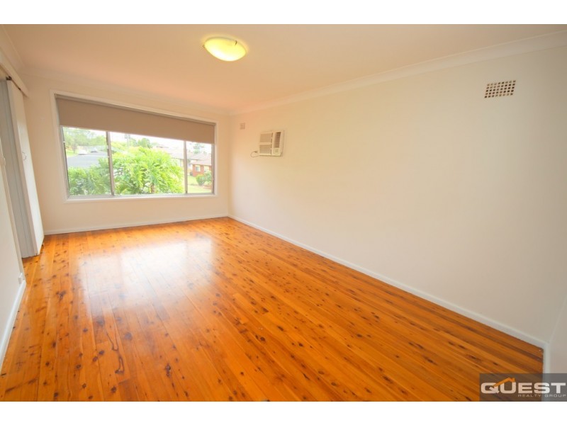 19 Lincoln Road, Georges Hall NSW 2198