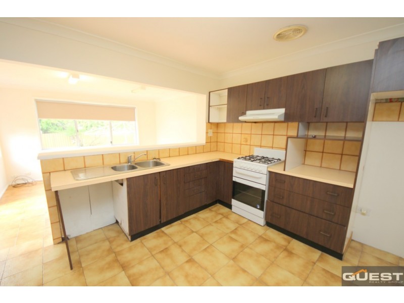 19 Lincoln Road, Georges Hall NSW 2198