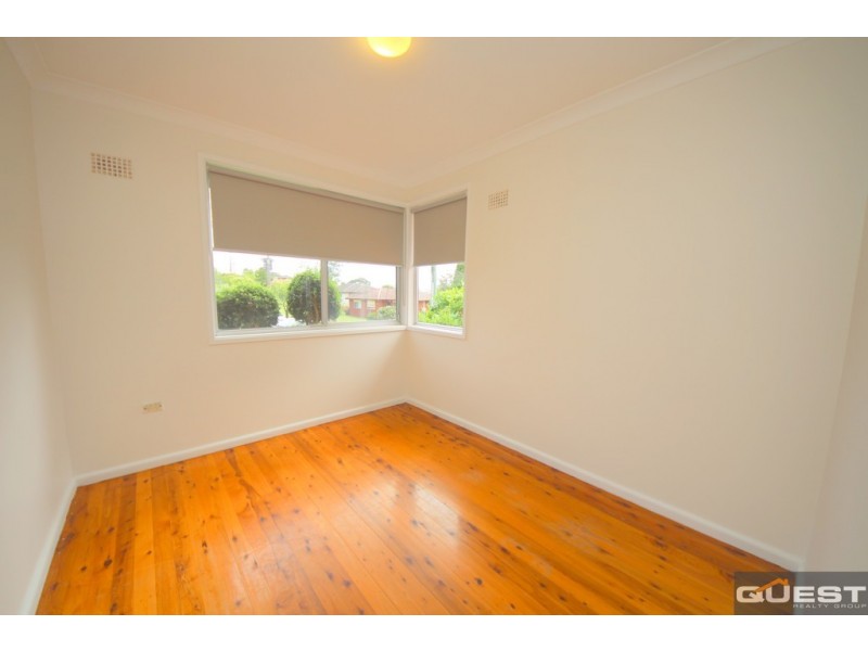 19 Lincoln Road, Georges Hall NSW 2198