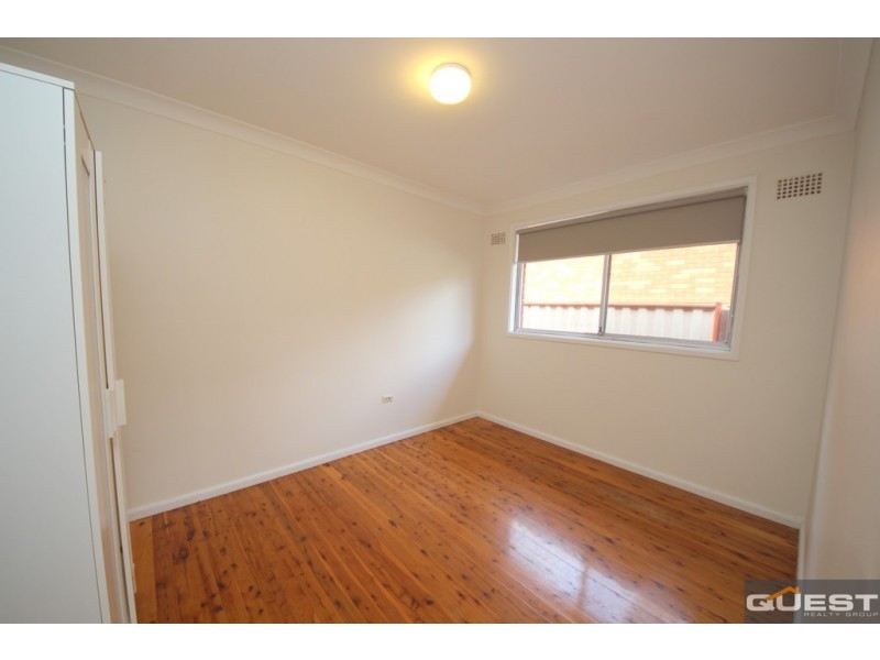 19 Lincoln Road, Georges Hall NSW 2198