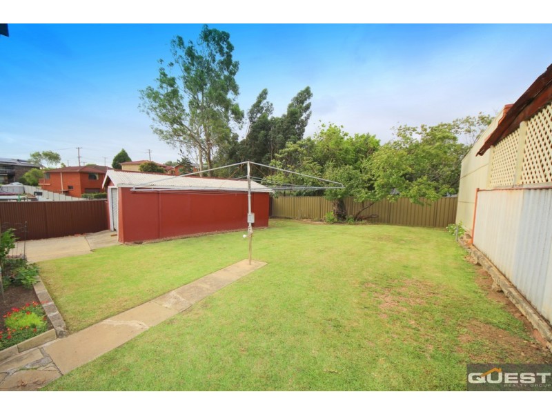 19 Lincoln Road, Georges Hall NSW 2198