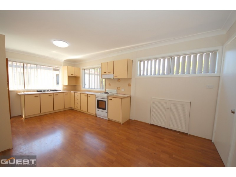 2/39 Waterside Crescent, Carramar NSW 2163