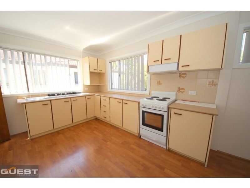 2/39 Waterside Crescent, Carramar NSW 2163