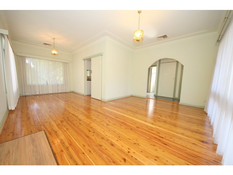 8 Fenwick Avenue, Roselands NSW 2196