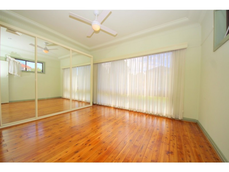 8 Fenwick Avenue, Roselands NSW 2196