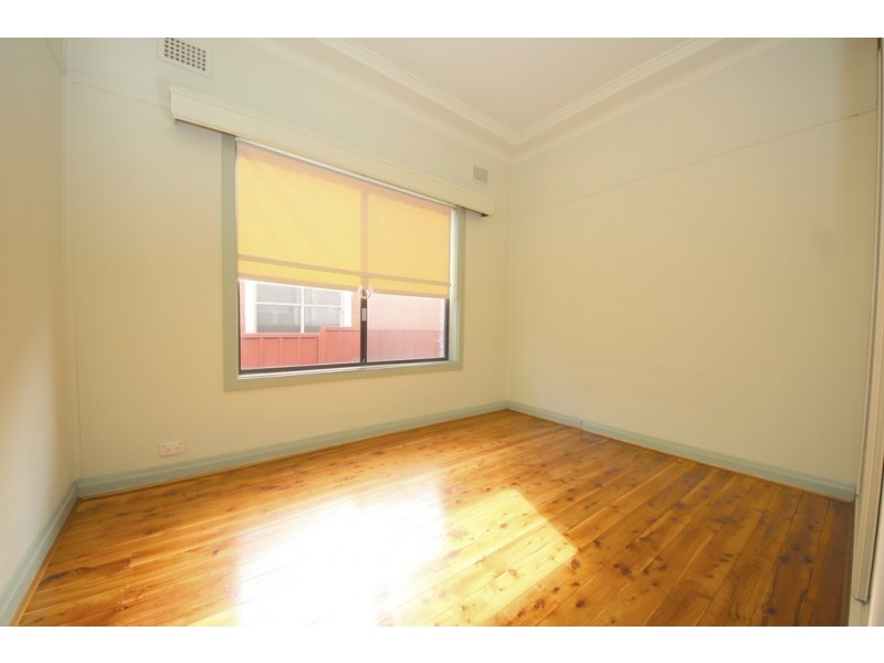 8 Fenwick Avenue, Roselands NSW 2196