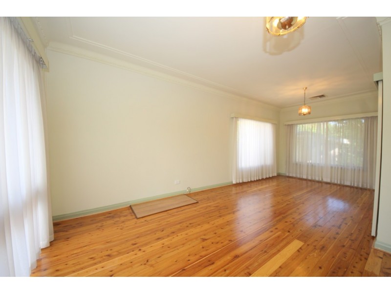 8 Fenwick Avenue, Roselands NSW 2196