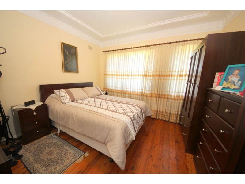 5 Carrisbrook Avenue, Punchbowl NSW 2196