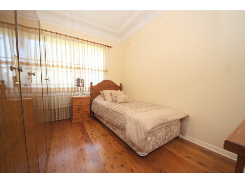 5 Carrisbrook Avenue, Punchbowl NSW 2196